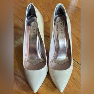 Ted Baker London Izibela Pointed-Toe Pumps Size 38